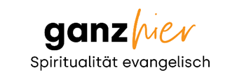 Logo: ganzhier - Spiritualität evangelisch - Webportal: Vielfalt udn Weite gelebter Spiritualität der Evangelischen Kirche in Bayern